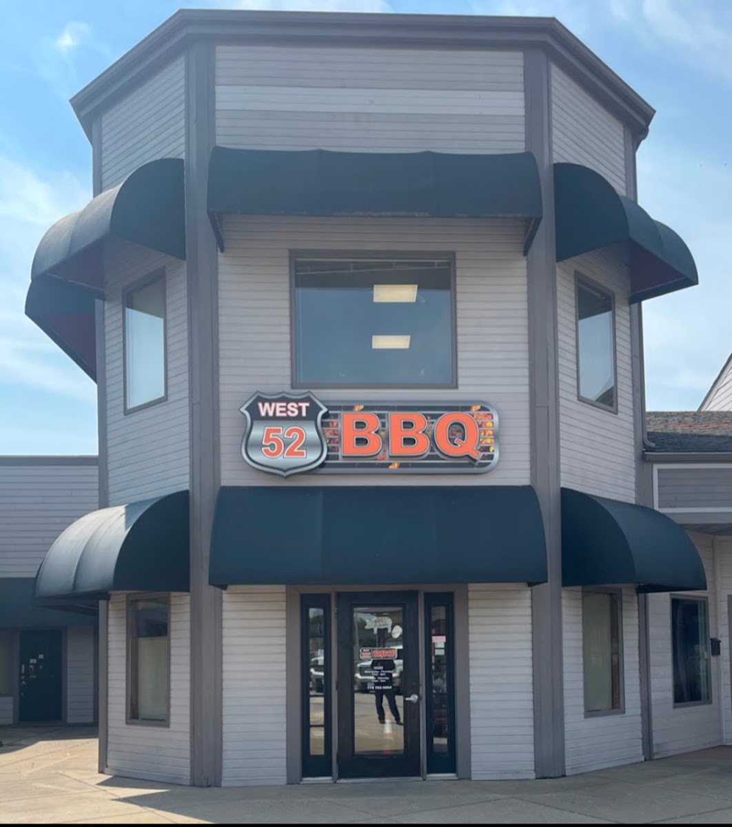 Banner West 52 Bbq 03